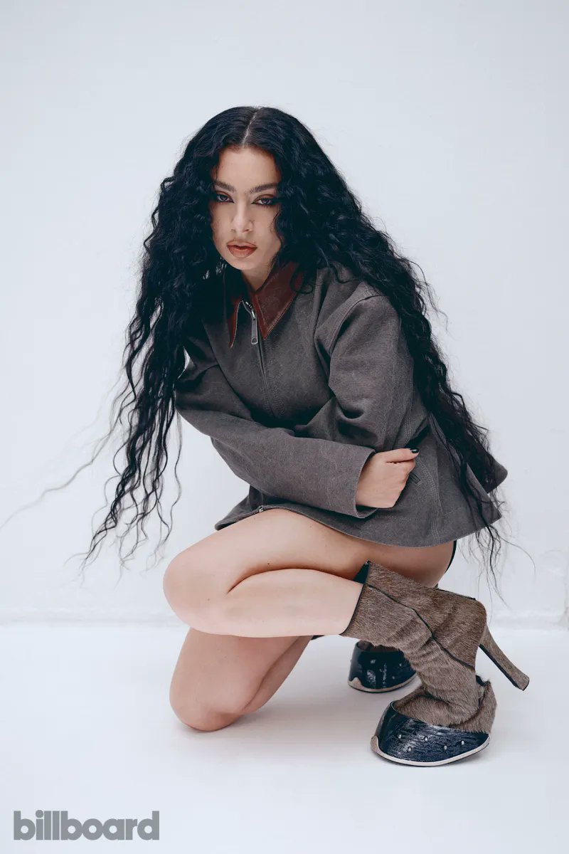 chartdata's tweet photo. Charli xcx and Jelly Roll's teams are reportedly "fighting fiercely" to secure #1 on the Billboard 200 and "get numbers thrown out" (via @HITSDD).

Both albums are in the 150K range. Stay tuned. https://t.co/ygZMAYRTIO