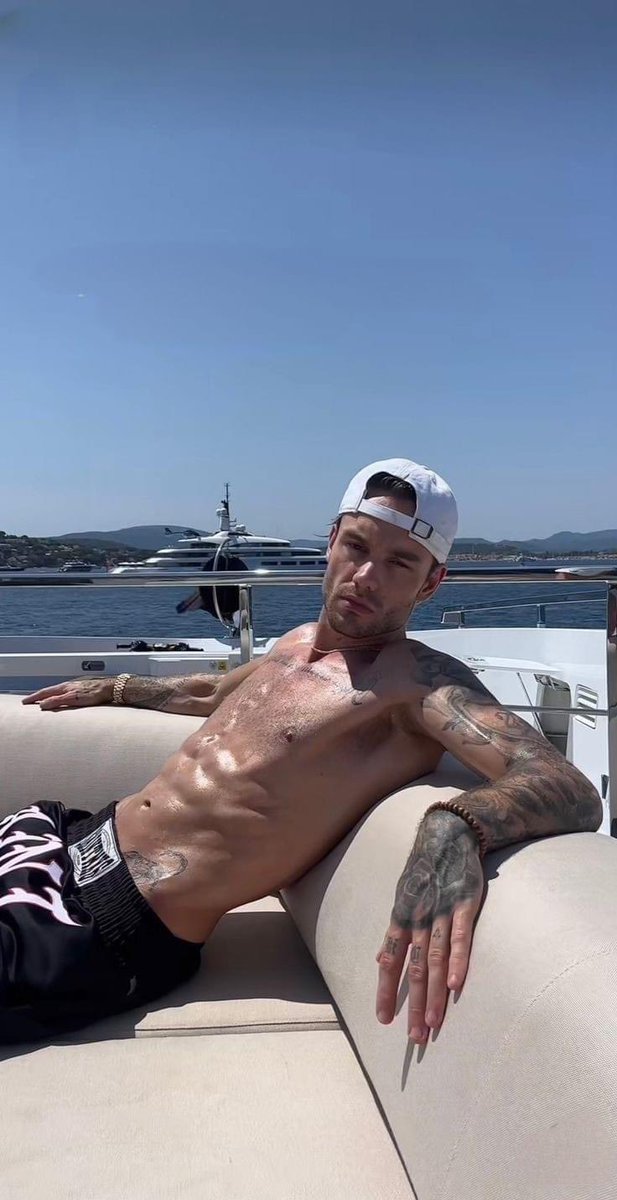 MferGerman's tweet image. Liam Payne body 
Liam’s Payne Body 
Liam Payne Cuerpo 
Cuerpo Liam Payne