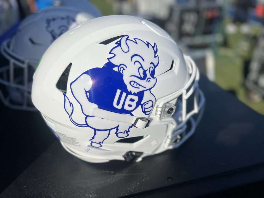 Coolest helmet in college football?! 

We think so!🤘