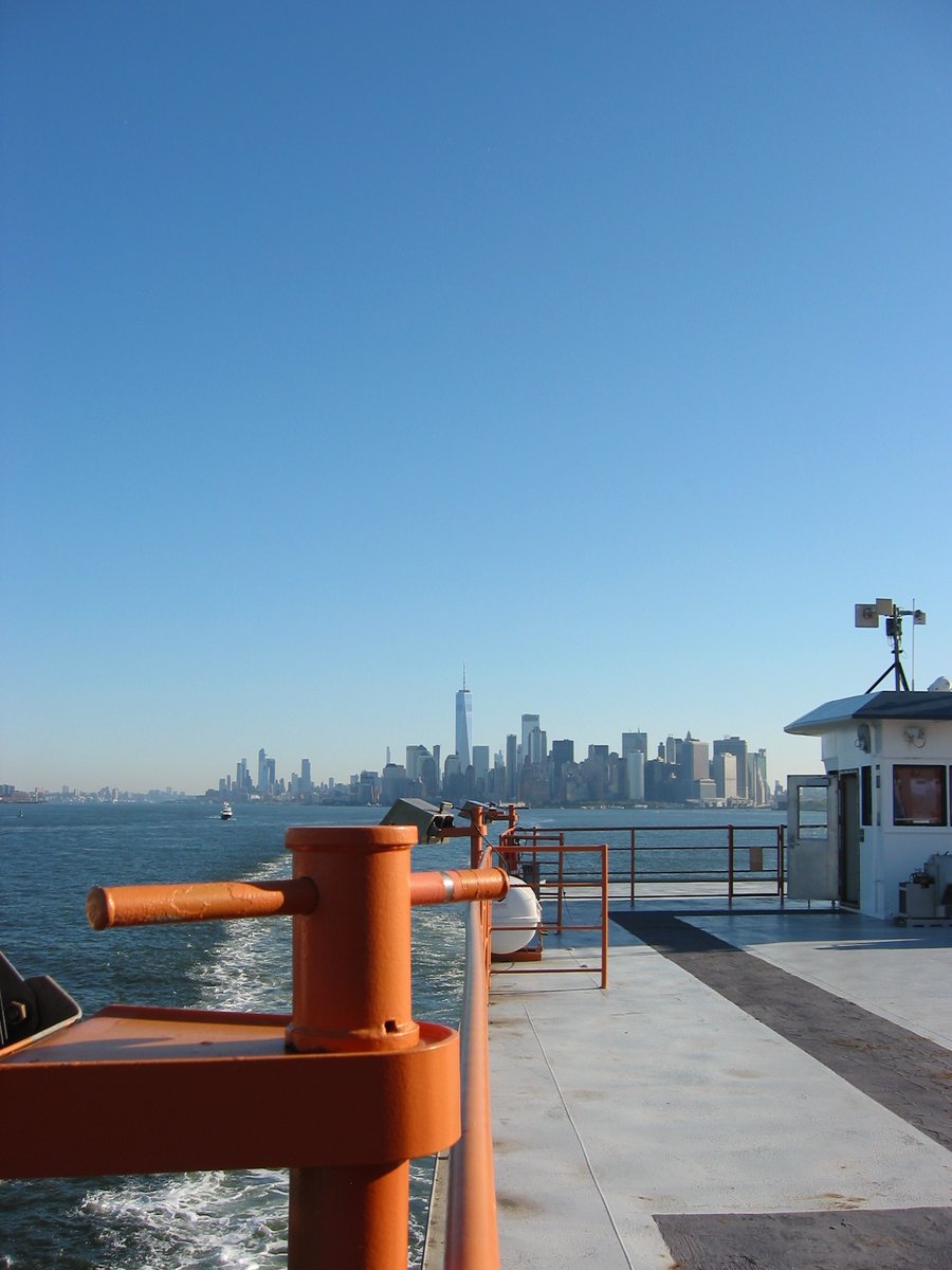 erikbydesign's tweet image. brought a 2000s digicam to nyc