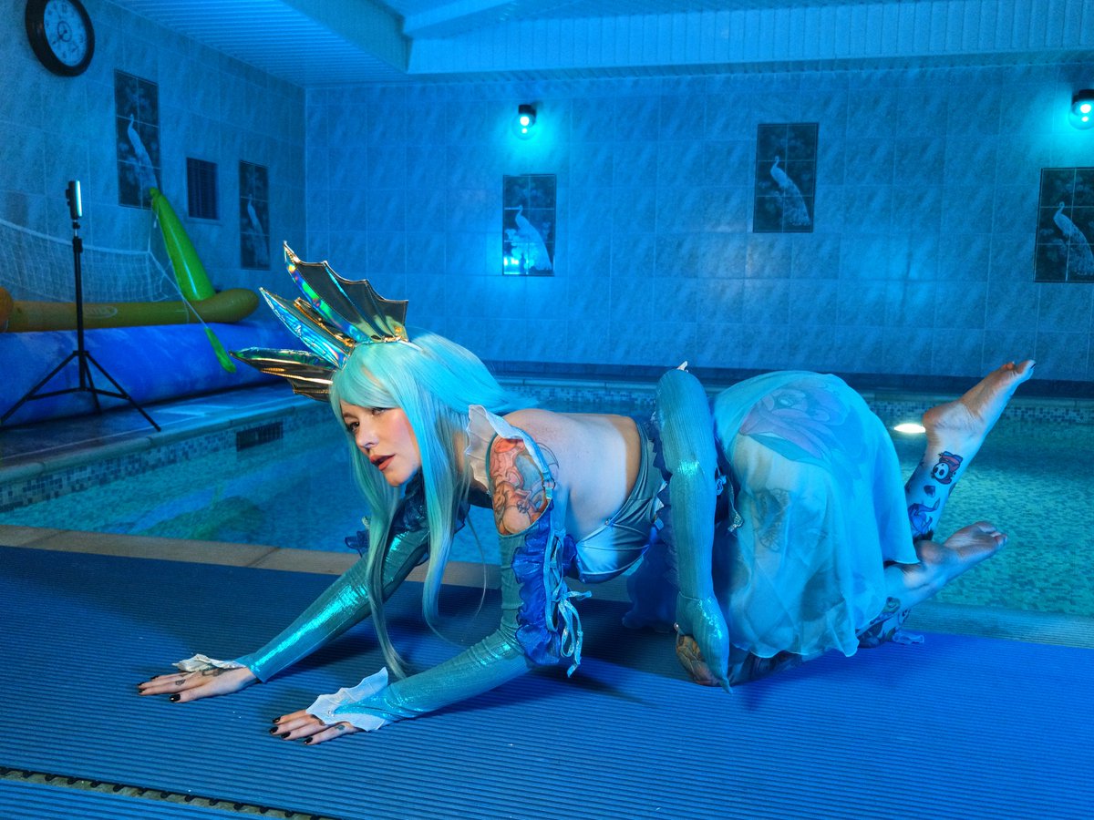 Splash_Point_'s tweet photo. Happening right now in the studio for Mistyy's #cosplay special during her Studio Day. 

She has informed me that apparently Vaporeon is the sexiest #Pokémon according to surveys.. 🤷🏻‍♂️.  I duno who they are surveying 🤣

#BehindTheScenes #photography https://t.co/JyXoBPoEhL