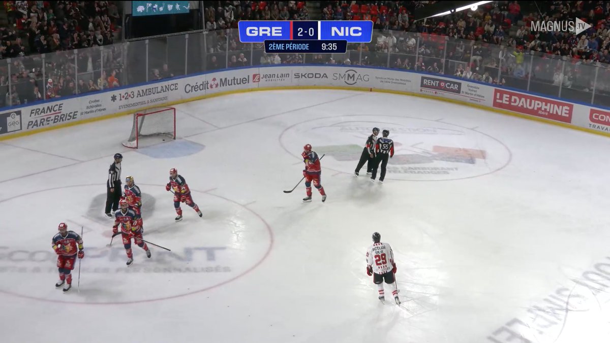 LigueMagnus's tweet photo. Damien Fleury creuse l'écart à la mi-match 🎯
Grenoble 2, Nice 0 !
#SLMHockey #GRENIC https://t.co/2PazKStjFF