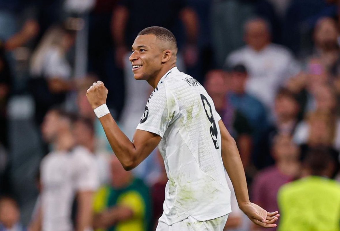 FabrizioRomano's tweet photo. ⚪️✨ Kylian Mbappé scores his 8th goal since joining Real Madrid… and it’s a beautiful one.

“We can see he’s feeling fresh, he looks like a different player after the break”, Carlo Ancelotti said. https://t.co/21xTa3sJEz