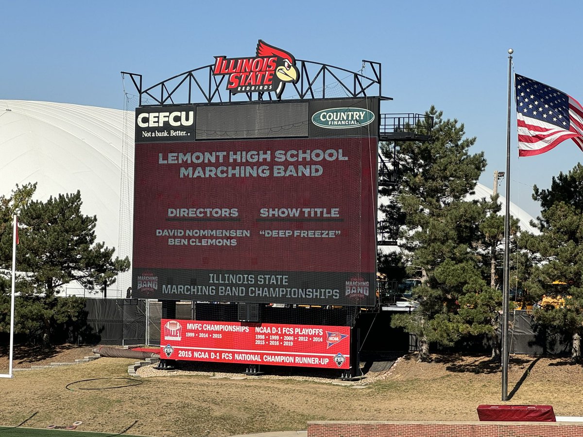 LHS210principal's tweet photo. Great showing today at Illinois State by @lemontband Very proud of everyone! #GoLemont  #WeAreLemont https://t.co/zIZ9zzpXRM