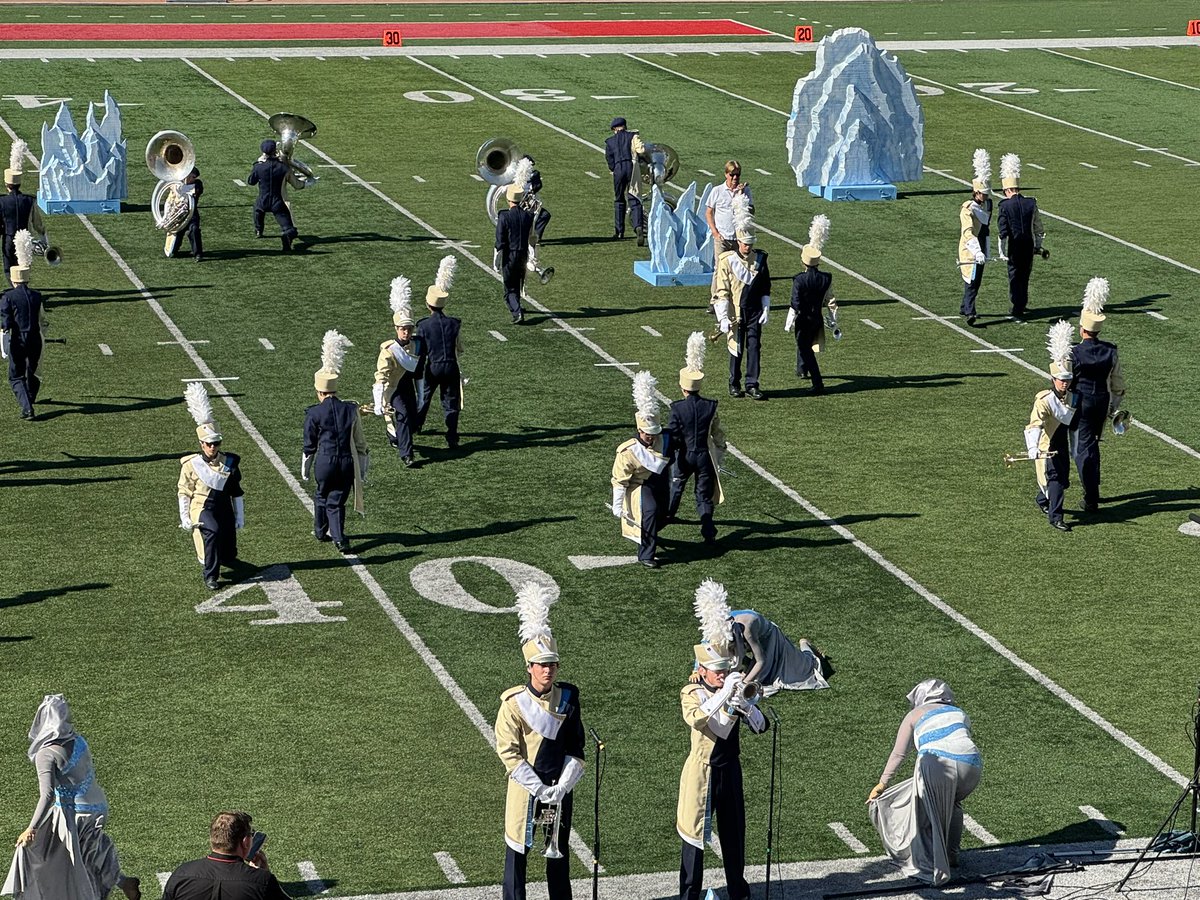 LHS210principal's tweet photo. Great showing today at Illinois State by @lemontband Very proud of everyone! #GoLemont  #WeAreLemont https://t.co/zIZ9zzpXRM