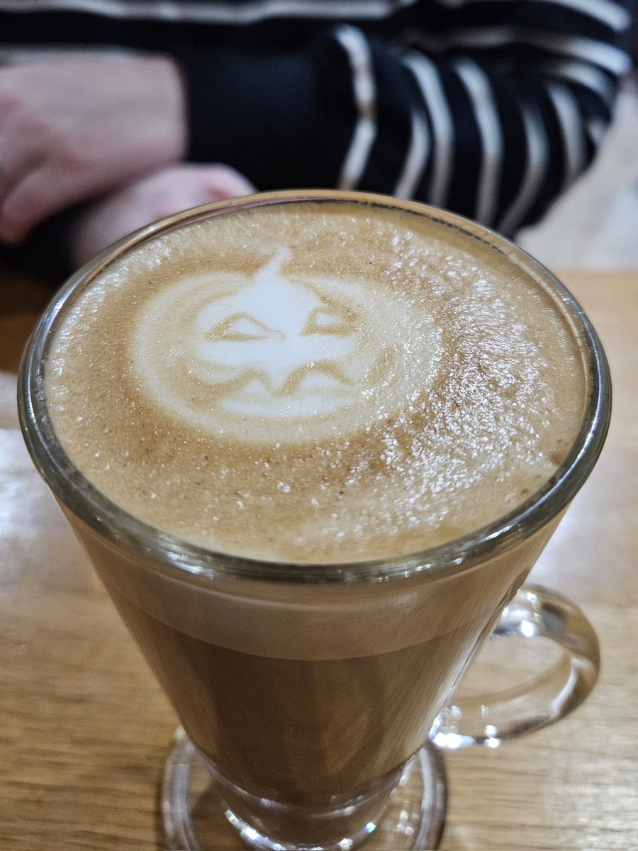 fivebyfive86's tweet image. 🎃☕️