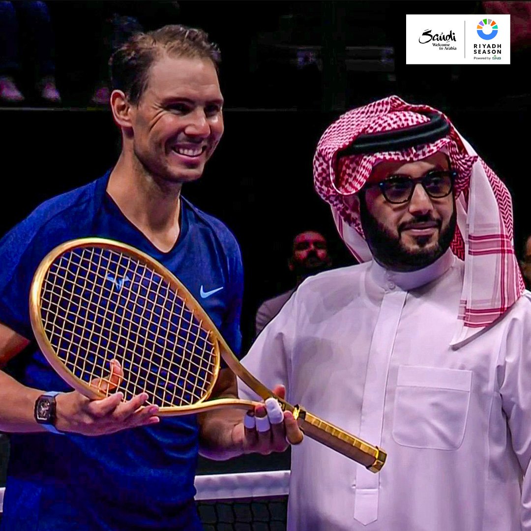 No one deserved the golden racket more than a player who never broke a single racket in his life. 🐐
