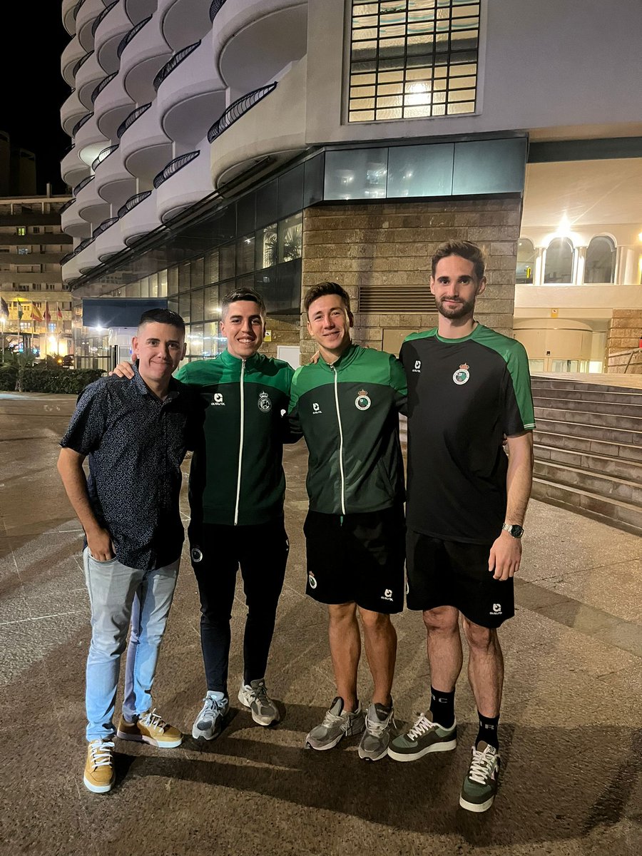 borjaracing1's tweet photo. 1000 km son pocos !!!!!  Desde Reinosa , Cantabria!!!!!!! Solo entienden mi locura los que comparten mi pasión !!!! 💚💚 @inigo_8  @JokinEzkieta  
Vamos equipo !!!!!!!!! https://t.co/f49ywPK1NR