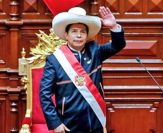 A la distancia enviamos un abrazo afectuoso y solidario a nuestro hermano Pedro Castillo quien luego de un golpe de Estado se encuentra injustamente privado de libertad por las oligarquías que buscaron destruir los sueños revolucionarios del pueblo peruano. 

Enviamos nuestras