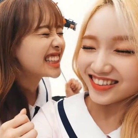 happy chuu day🥺🩷