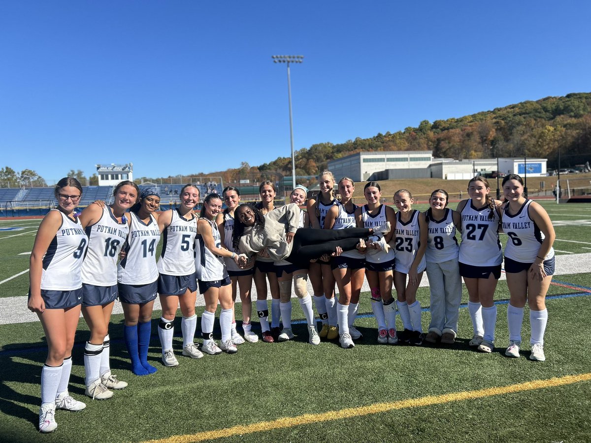PV_VFieldHockey's tweet photo. PV wins over North Salem 3-0
League champs!!!🎉🏑🎉
And a Special Guest today💗

Leah Harman 1G
Maggie Caputo 1G
Lilly Cottrell 1G 1A https://t.co/XEG7oGY42G