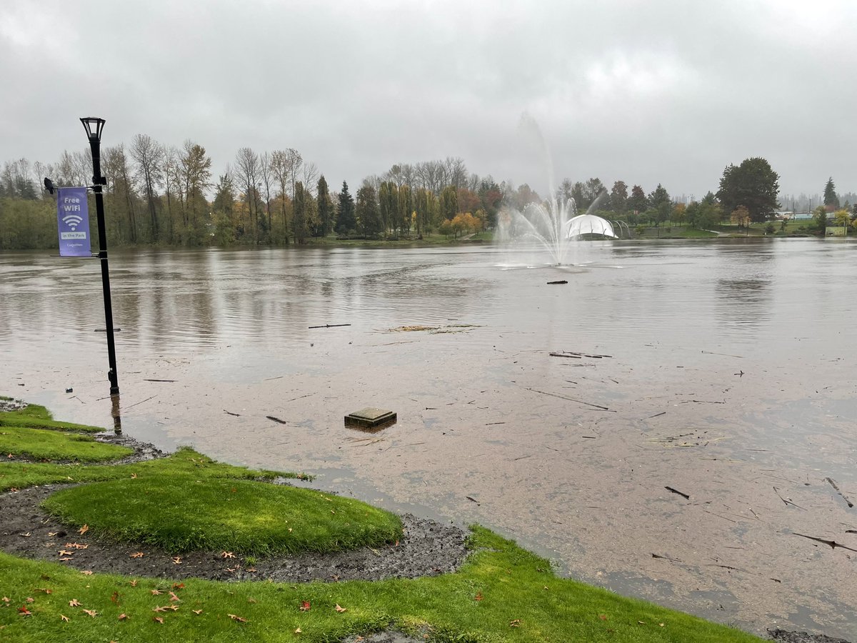 vancejennifer's tweet photo. #coquitlam #portcoquitlam #lafarge #bc #flood @GlobalBC @CTVVancouver  @CTVNews @CityofPoCo @cityofcoquitlam @CityofPoMo @BradWestPoCo @cbcnewsbc @CKNW @TriCityNews @NewsRadioVAN @CTVVancouverBRK https://t.co/AgkemU7x7g