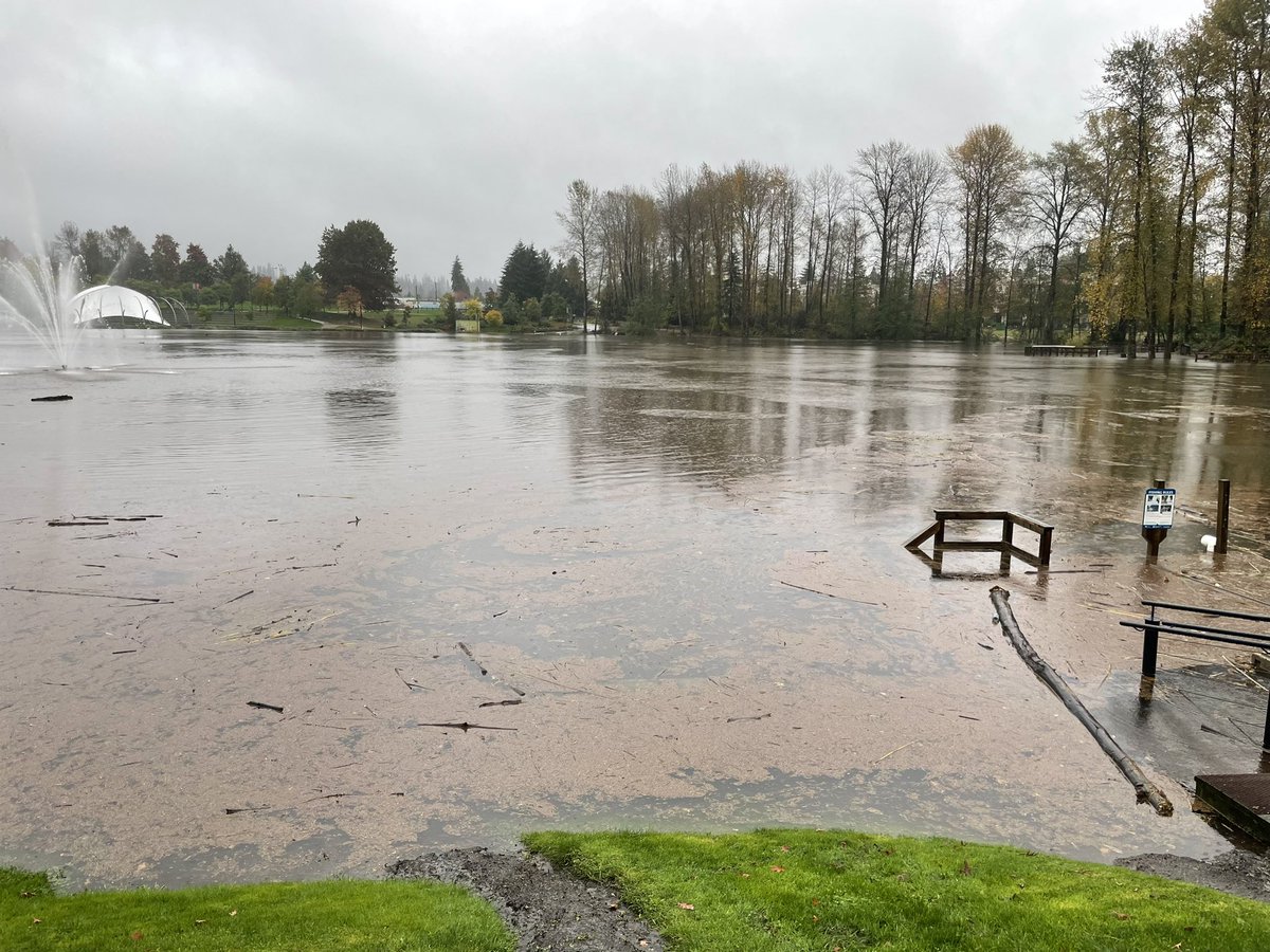 vancejennifer's tweet photo. #coquitlam #portcoquitlam #lafarge #bc #flood @GlobalBC @CTVVancouver  @CTVNews @CityofPoCo @cityofcoquitlam @CityofPoMo @BradWestPoCo @cbcnewsbc @CKNW @TriCityNews @NewsRadioVAN @CTVVancouverBRK https://t.co/AgkemU7x7g