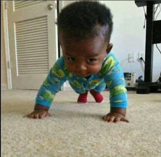 Hlomphi_SA's tweet photo. Papa Wawa getting ready for interviews after Kaizer Chiefs’s victory😹😂 https://t.co/BQUcj8H4nS