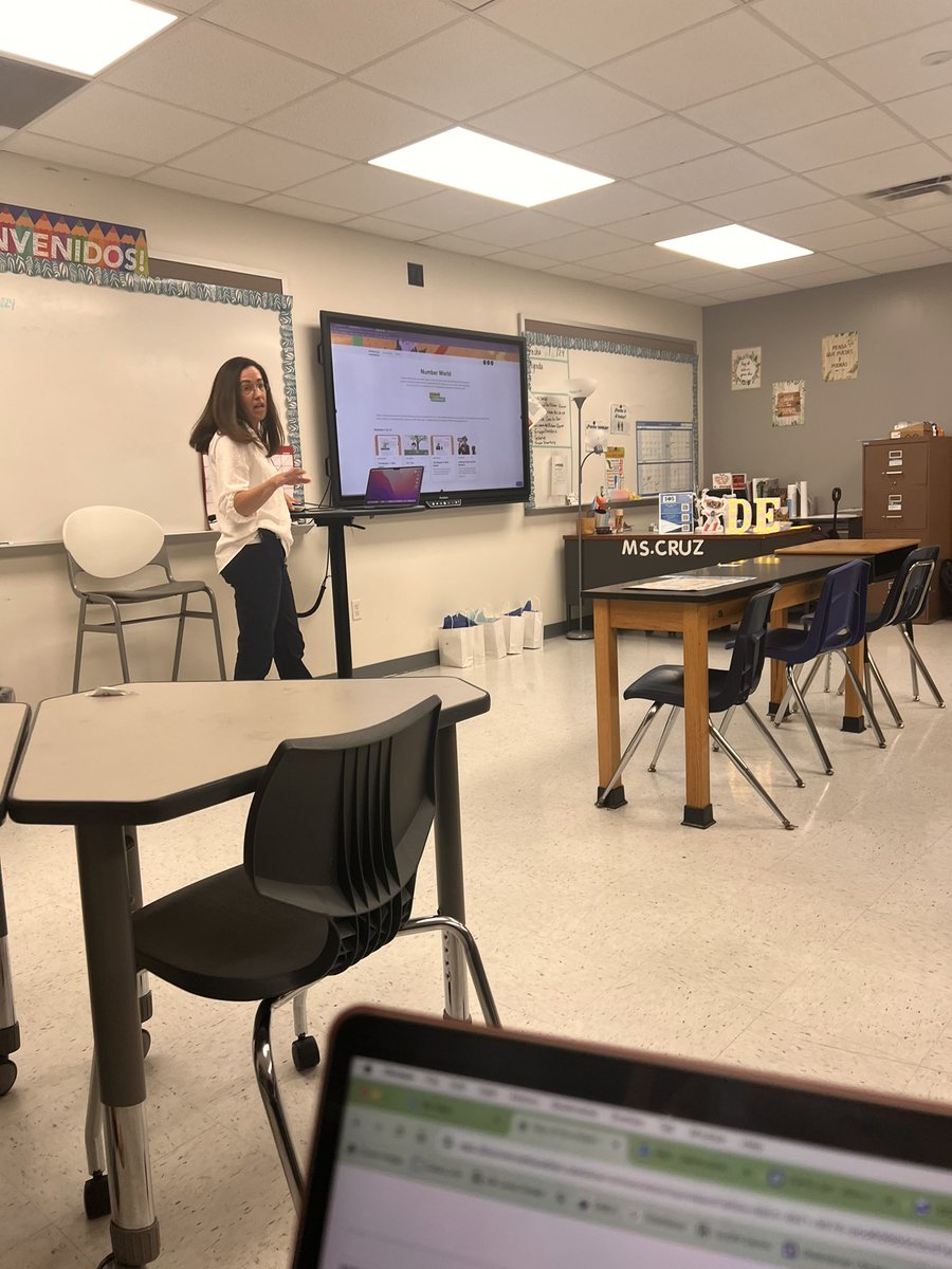 unalibrarian's tweet photo. @DiscoveryEd Early Learning session at the @FWISDEdTech  was such a great session! Love our  presenter! https://t.co/xTjBRv7iZO