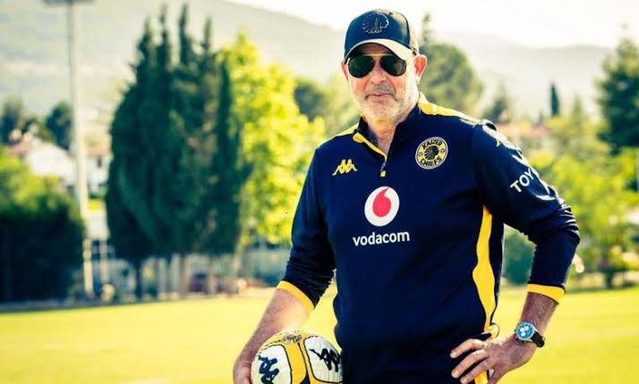 No Kaizer Chiefs fan will pass this without a like ❤️ what a leader 🤞🏽🤌🏽