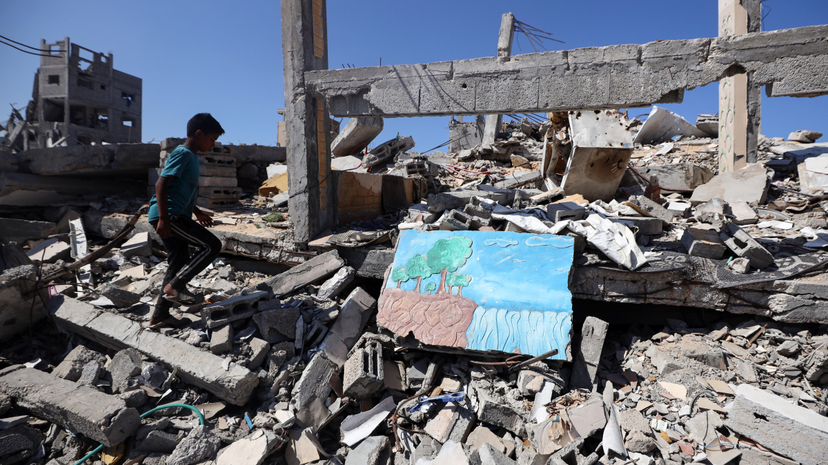 decappeal's tweet photo. Across Gaza 1.9 million people are displaced - over 90% of the population. 

Food and clean water are desperately scarce.  

Please donate today. Every donation will help. 

https://t.co/lDSLsa5hW3 https://t.co/pLIGfo6Kij