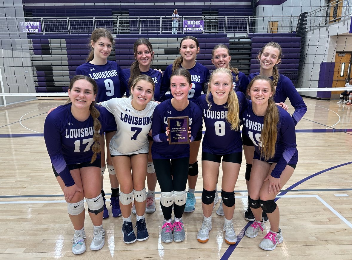 Congrats to our JV team for wrapping up their season finishing 2nd at the League Tournament! JV ends the season with a 19-15 record and a ton of fun memories. Proud of you! 💜