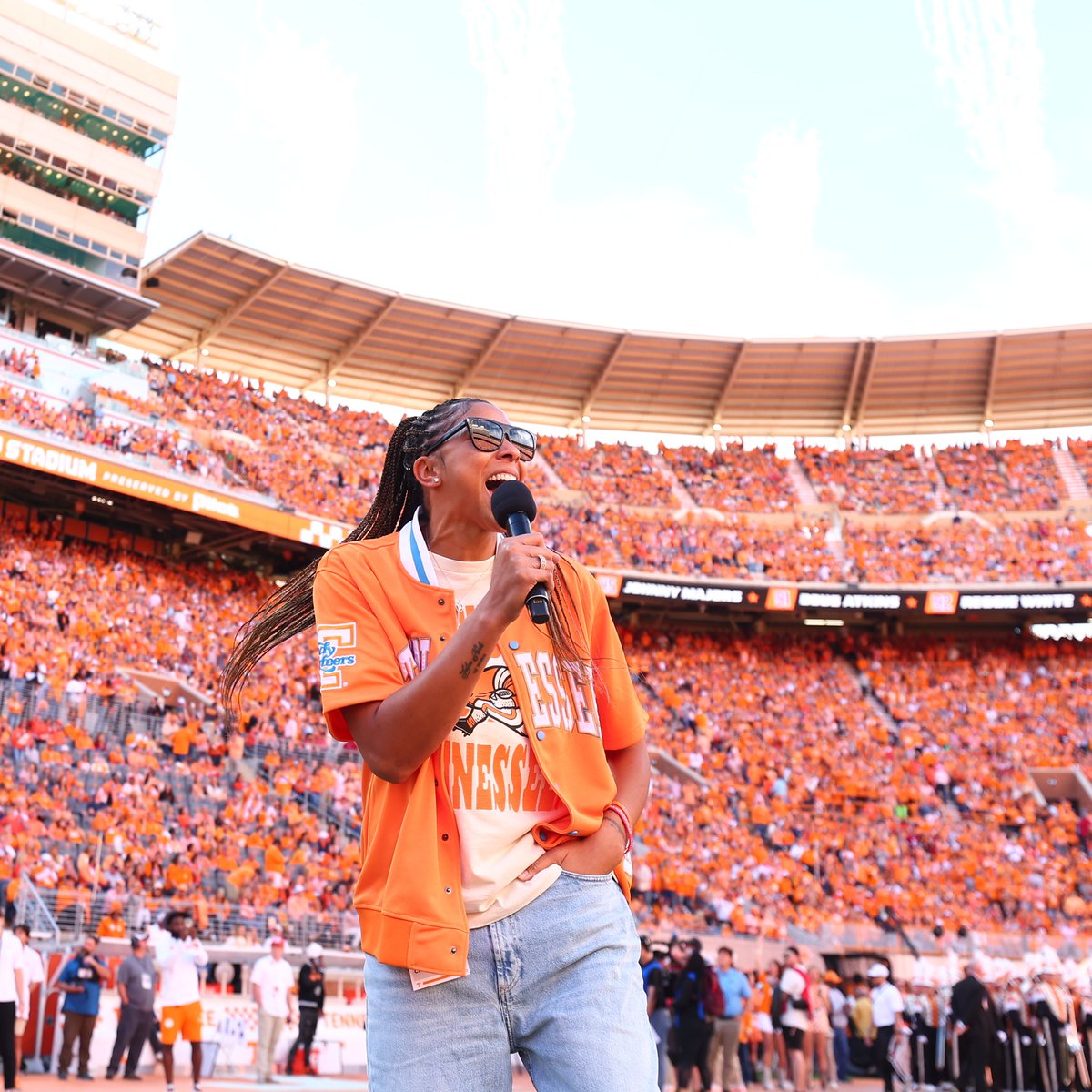 FIRE US UP <a href="/Candace_Parker/">Candace Parker</a>!