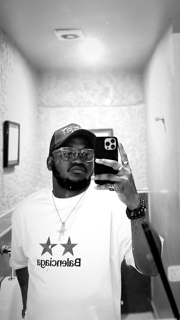 theofficialkoya's tweet photo. Nightlife in Lagos ❤️👑 https://t.co/mMt6FZi6aC