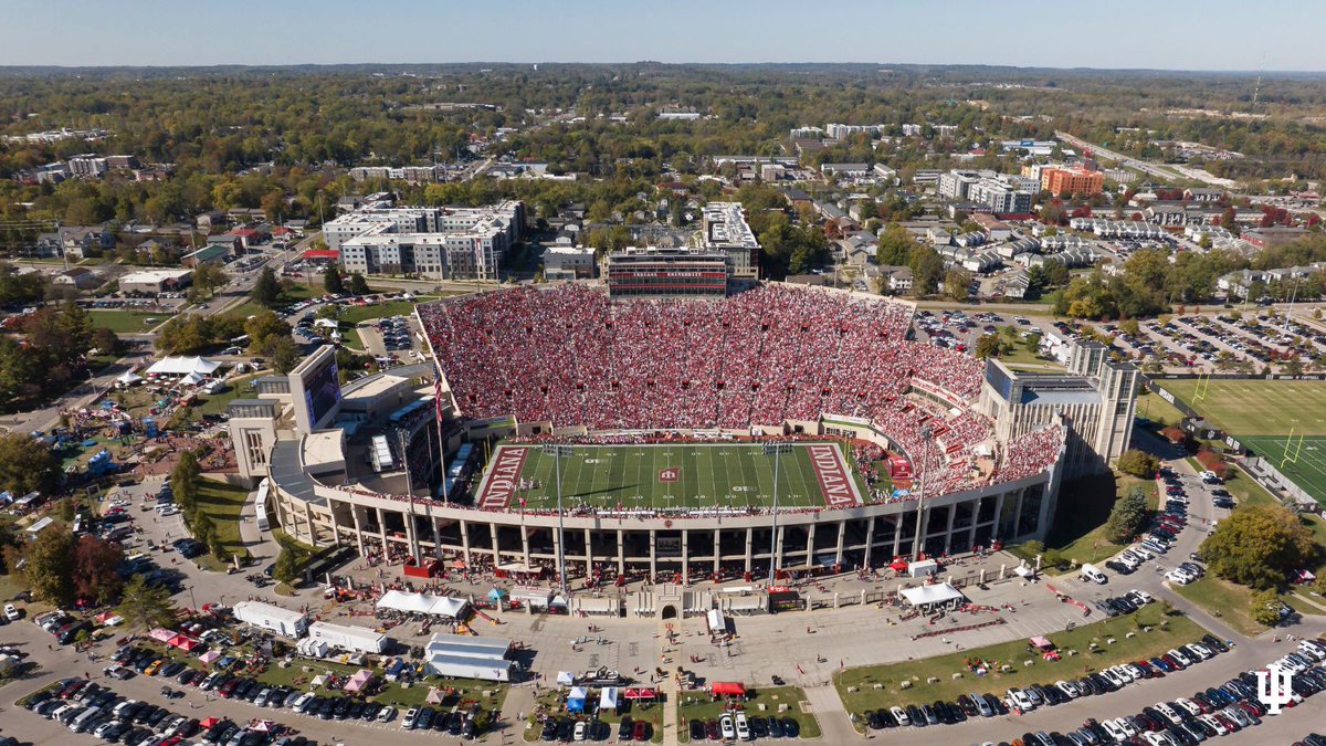 IUBloomington's tweet photo. 7-0!!! Thank you fans for showing up to support @IndianaFootball. #NeverDaunted https://t.co/ipbUispk2p