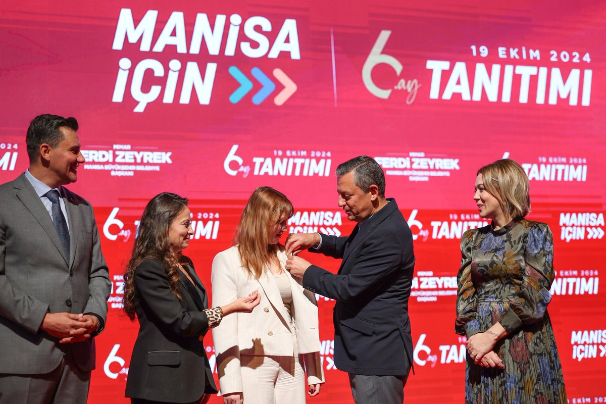 eczozgurozel's tweet photo. Manisa Büyükşehir Belediye Başkanımız Ferdi Zeyrek'in görevdeki 6'ncı ayı nedeniyle düzenlenen etkinliğe katıldık. https://t.co/ZnONxlcm7C