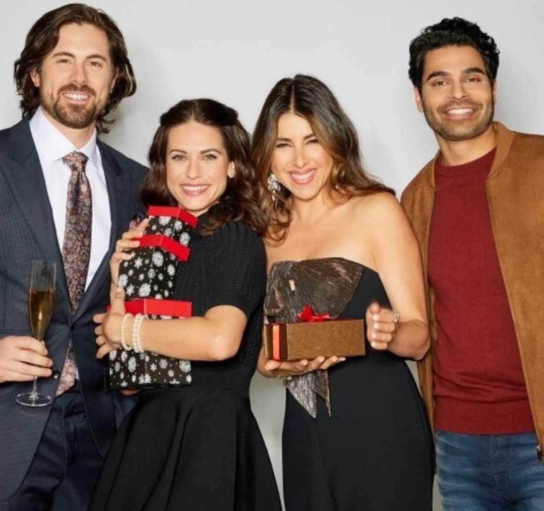 PamelaS02958729's tweet photo. Can't wait to see these Party Crashers meet their guy tonight! π₯πππβοΈπ
#HolidayCrashers with @ChrisMcNally @LyndsyMFonseca @DaniellaMonet #JagBal
@hallmarkchannel
#ChristmasWithChris https://t.co/8dz1lZbiUe