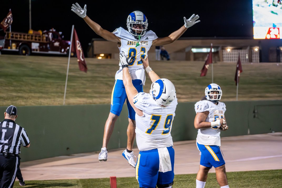 AngeloStateFB's tweet photo. 1st half frames against the Mustangs. https://t.co/wRSP0gwKjH