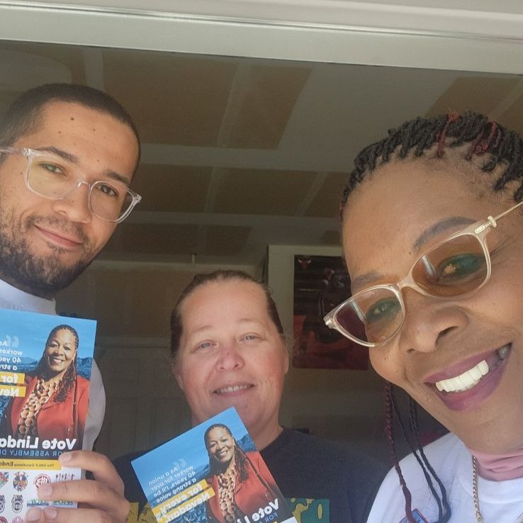 LindaForNevada's tweet photo. A great start to Early Voting today! #TeamLinda canvassed in #AD17 and we got a lot of support! #WeVoteWeWin #nvleg https://t.co/pT1e8SF0xu