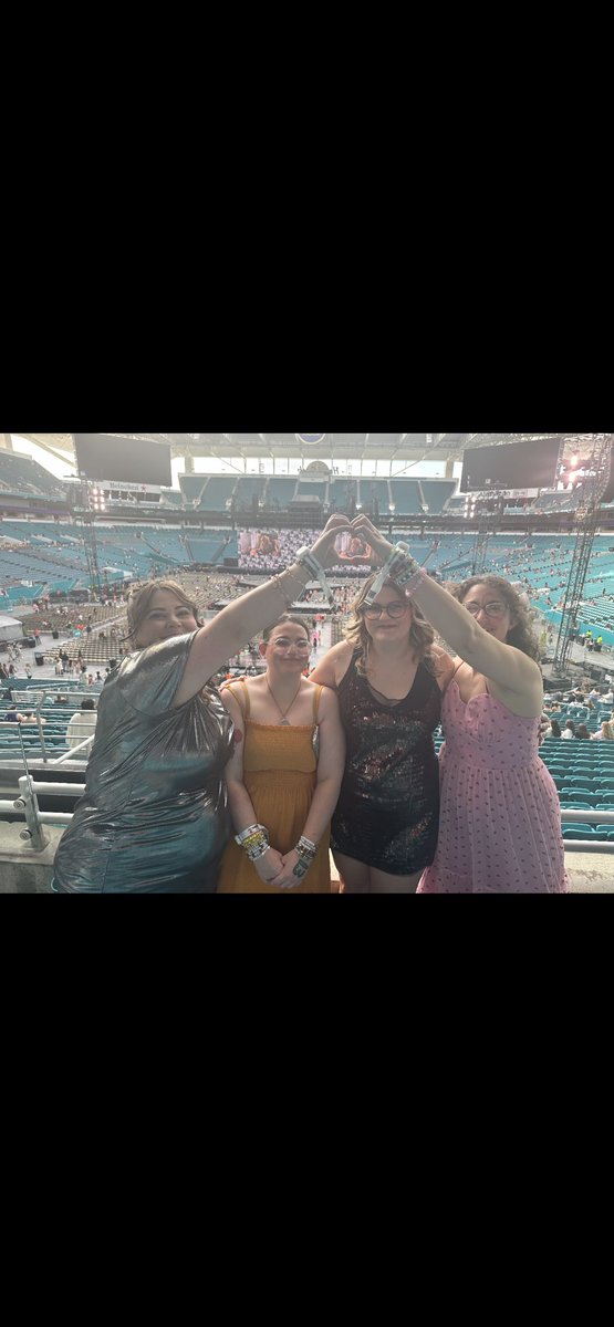 PaigeSp53397689's tweet photo. Another year another Taylor Swift Eras tour October 19 2024 https://t.co/ZxEcxX0jWF