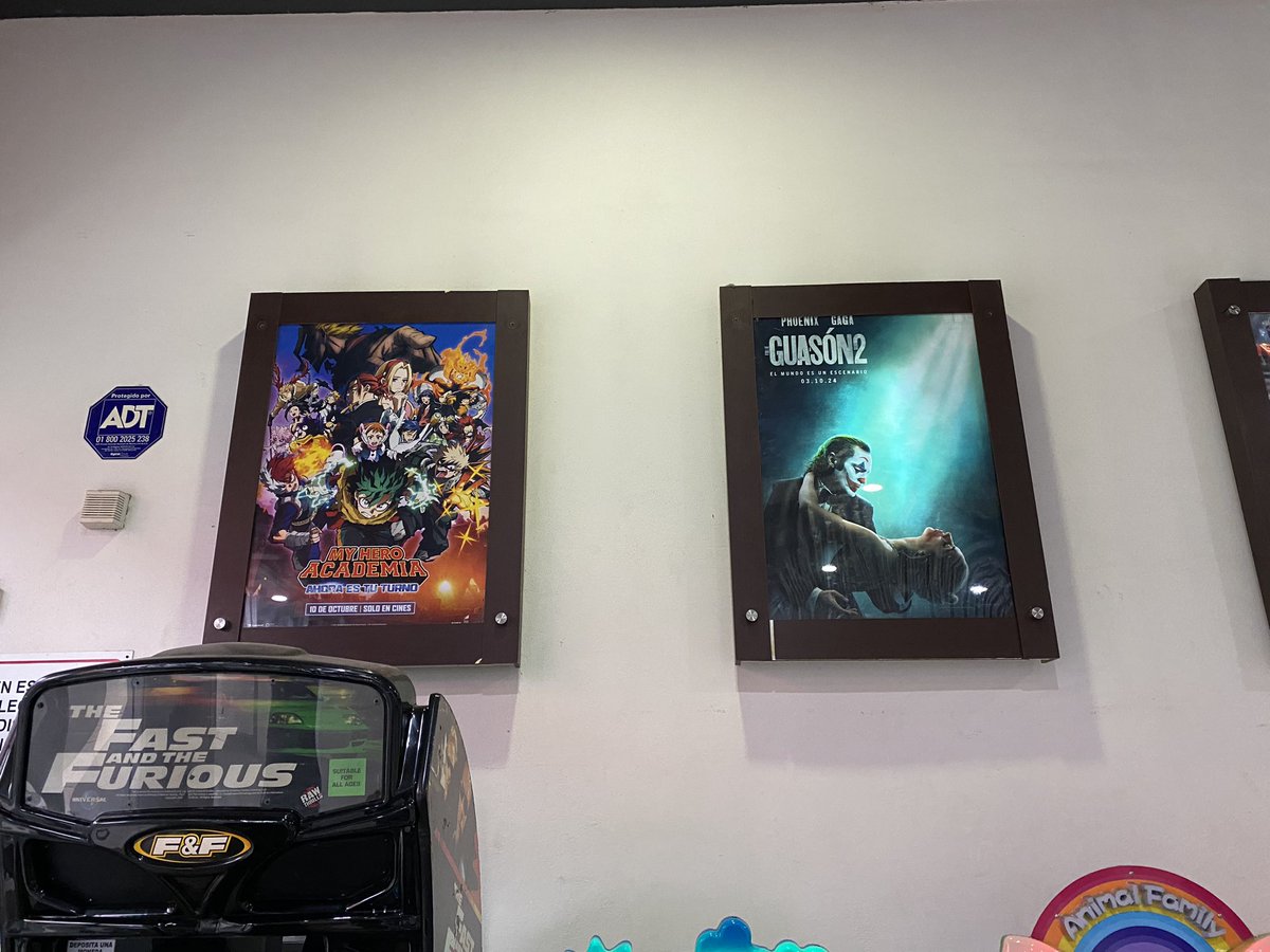 メキシコ、オアハカの映画館でヒロアカやってます