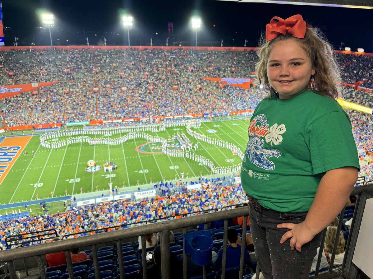 Great night for some <a href="/GatorsFB/">Florida Gators Football</a> 💙🐊 #onlyintheswamp #gogators #itsgreatuf #homecoming #floridagators <a href="/FloridaGators/">Florida Gators</a>