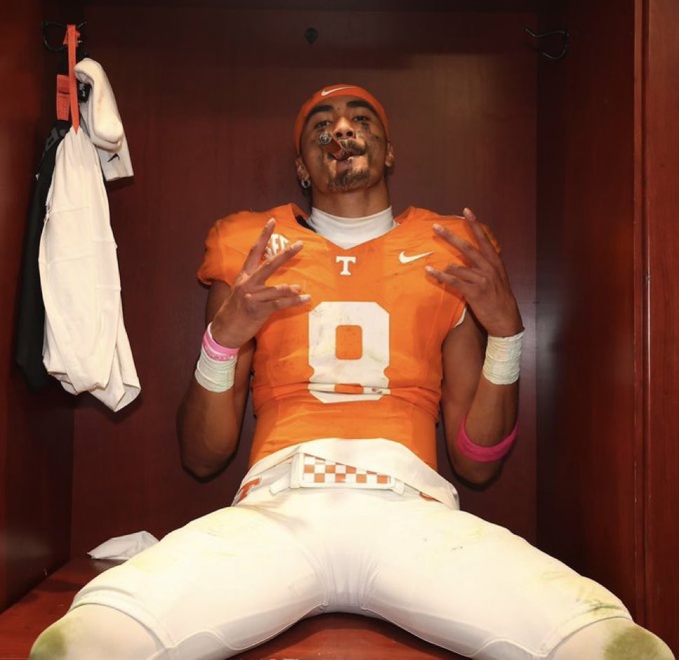 More_Issues's tweet photo. Winners Win🍊 https://t.co/754vvbBLF5