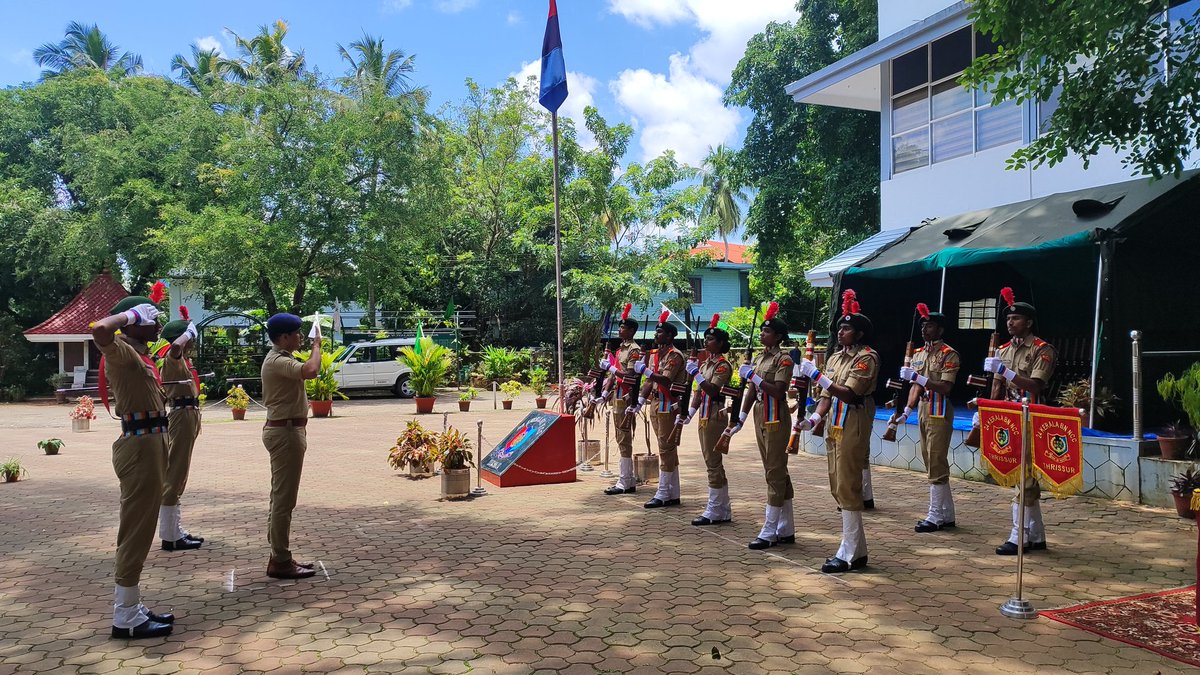 GP_HQ_EKM_NCC's tweet image. During the Onam vacation, we continued our training at Chinmaya Mission College, Kolazhy, in Thrissur. 
Sacrifices were made, but the dedication of our cadets never wavered! #OnamCamp #IGC2024 #ErnakulamGroup
@NCC_KER_LAK_DTE
@HQ_DG_NCC