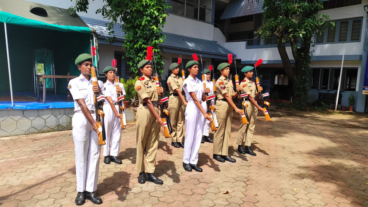 GP_HQ_EKM_NCC's tweet image. During the Onam vacation, we continued our training at Chinmaya Mission College, Kolazhy, in Thrissur. 
Sacrifices were made, but the dedication of our cadets never wavered! #OnamCamp #IGC2024 #ErnakulamGroup
@NCC_KER_LAK_DTE
@HQ_DG_NCC