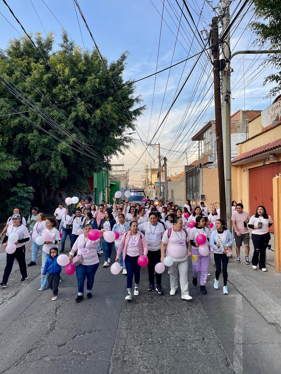 abugaberjose's tweet photo. @CalzadoComando marchando por el Día mundial contra el cancer de mama, felicidades equipo, siempre presente !!! https://t.co/bkqHrCFUIO