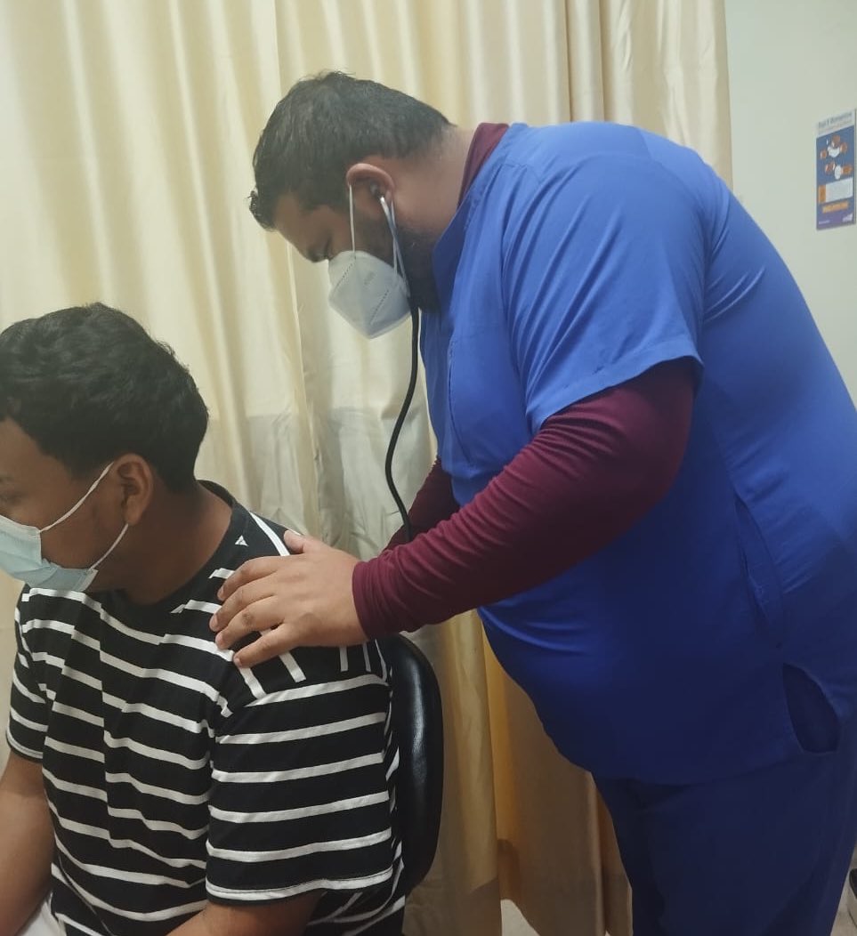 Salud_Guayas's tweet photo. #ElNuevoEcuadorResuelve | Directora distrital #09D04 constata el abastecimiento de medicamentos y la calidad de atención integral
a la comunidad en el Centro de @Salud_Ec #CisneII de la parroquia #FebresCordero. https://t.co/fPXBrjhmmp