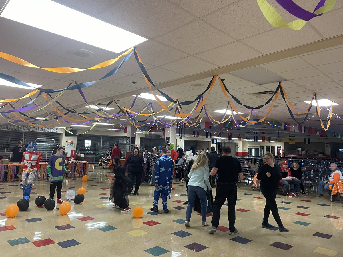 fcsdhighschool's tweet photo. Thank you to all staff and volunteers that helped make this such a special night. #FairfieldPride https://t.co/4R0kfNBZhP