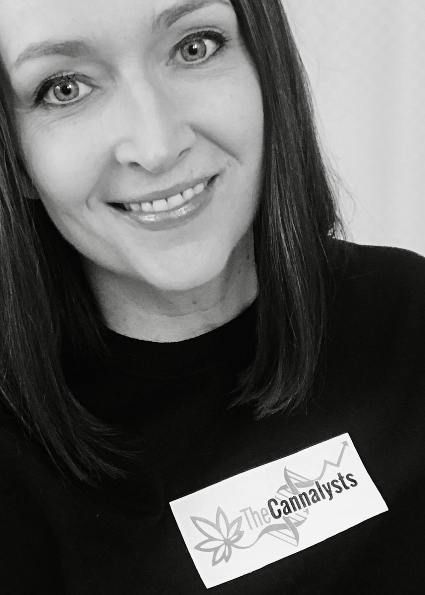 So sad to hear of <a href="/GoBlueCdn/">GoBlueCdn</a> passing. My 1st DM to him in 2018 was “Who ARE you guys?!” lol. When we first met, he was still incognito &amp; would only let me take a pic with his badge 😆. He took this pic of me w Molly &amp; Cyto. He was smart, funny, kind - he will be missed. RIP Craig