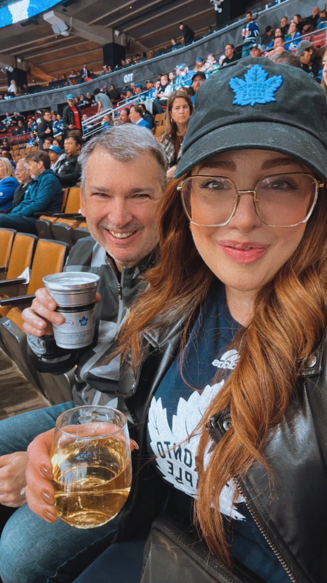 DianaGates's tweet photo. #leafsforever PLEASE SCOREREEEEE A FRIGGEN GOAL, thank you. https://t.co/NFNwFclD2c