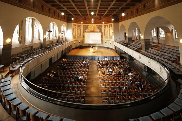 In 1943 Gauleiter Paul Giesler spoke at the Ludwig Maximilian university.
Imagine the scene, swastikas everywhere, high ranking nazis who could have you shot for even the slightest  'defeatist' comment, many of the students wearing uniforms as well.