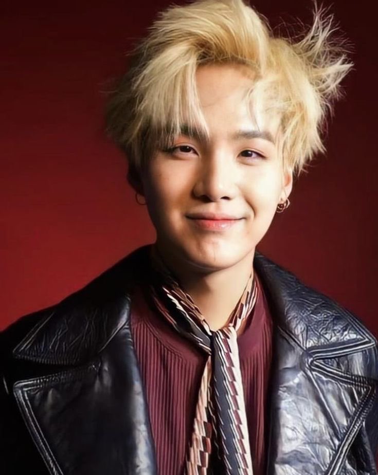 KEEP IT GOING RT &amp; REPLY

WE LOVE YOU YOONGI
#BTSisSeven
사람들은 말해 세상이 다 변했대
#WeLoveYouYoongi
다행히도 우리 사이는 아직 여태 안 
#YoongiNeverWalksAlone
일곱이라 다행이다
#ARMYLoves7
아포방포 방탄소년단
#7StarsInARMYsGalaxy