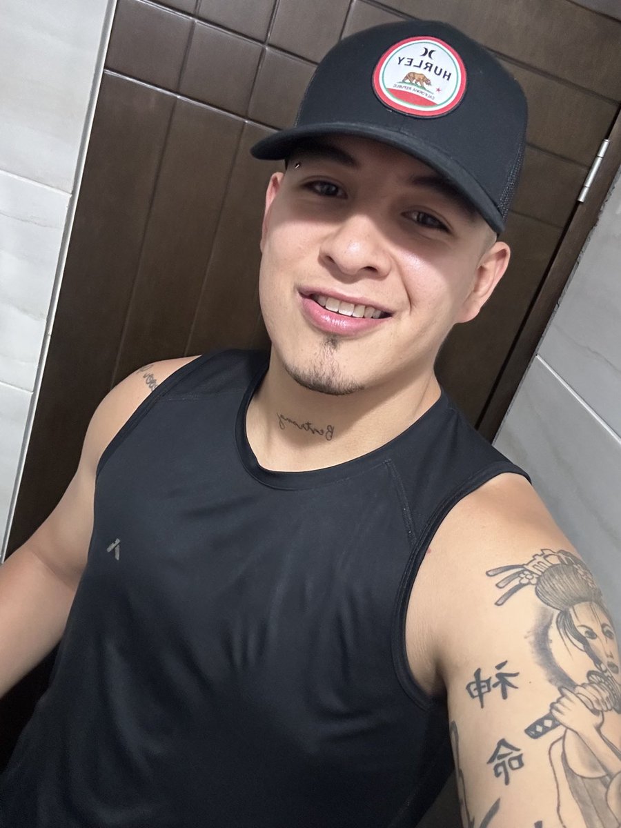 Juanccfigueroa's tweet photo. 😈😈https://t.co/v9UiFjdS9m https://t.co/gl7qbH40hF