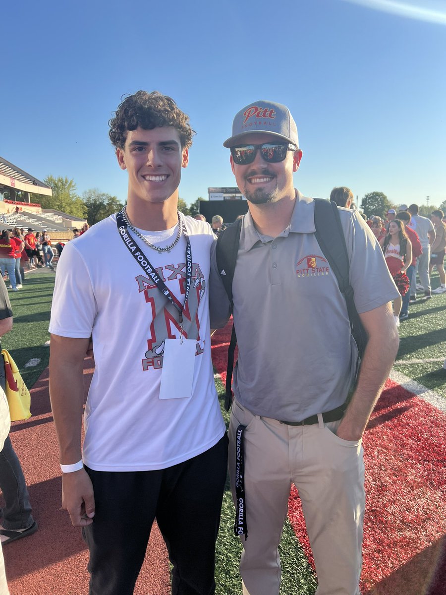 Thank you <a href="/CoachTomAnthony/">Tom Anthony</a> <a href="/CoachCJohnson43/">Chase Johnson</a> <a href="/_CoachNutt/">Coach Lynn Nutt</a> <a href="/jordaan_17/">Jordan Hendy🌉</a> for the game day invite!!