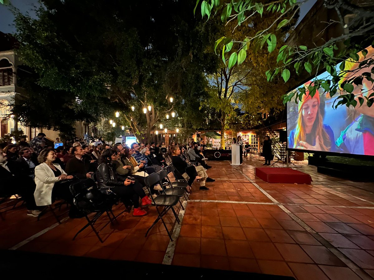 DocsMX's tweet photo. Seguimos en la premiación del #19DocsMX, en la @UC_oficial.
📸: Barbas Films https://t.co/ujScNqNoAD