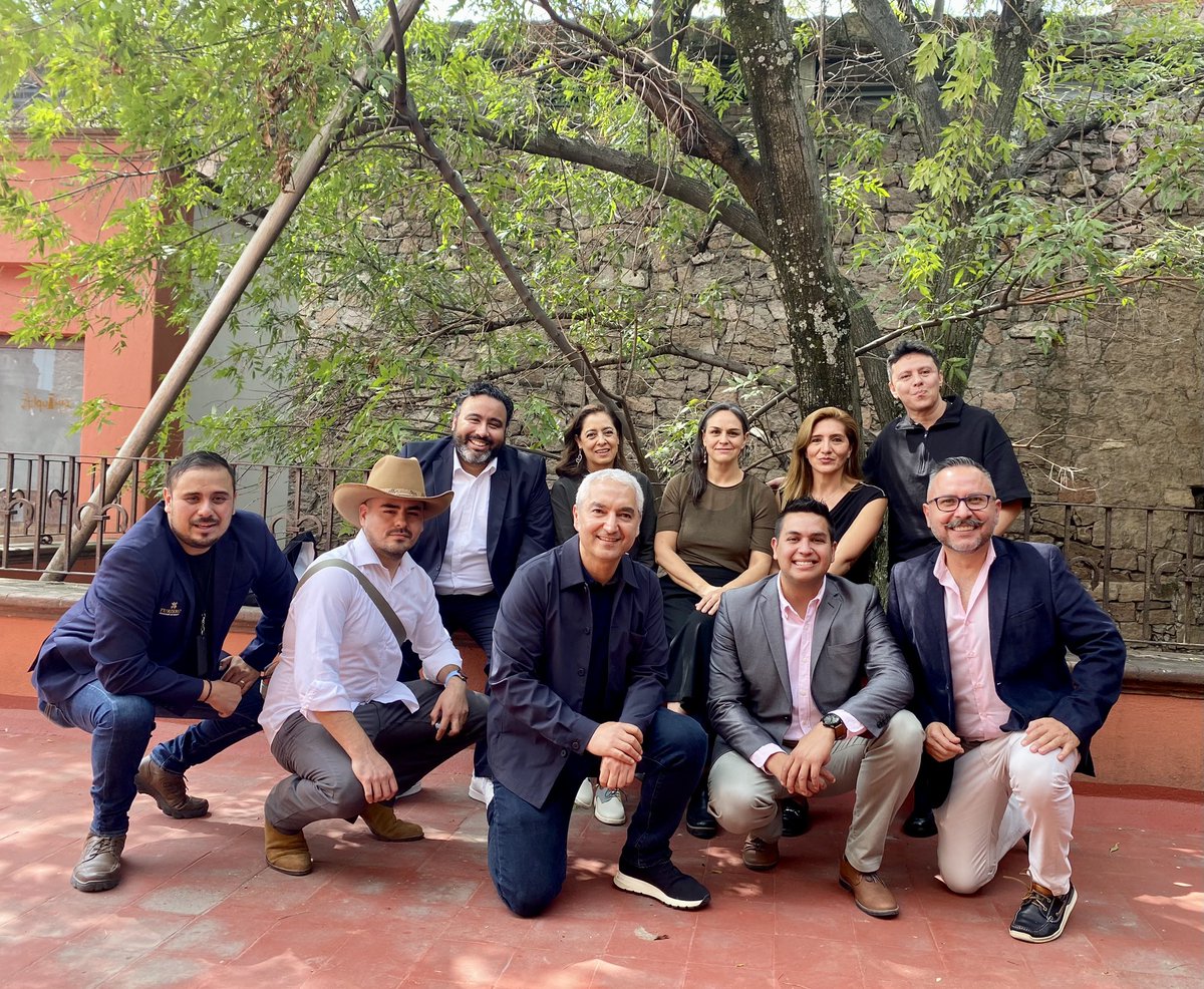 imcine's tweet image. Platicamos con las y los comisionados fílmicos de Morelia, @COFILMICH, Baja California Norte, Chihuahua, Guanajuato e Hidalgo, después de la mesa “Las comisiones fílmicas como aliadas de las producciones”, en el @FICM.

@COMEFILM 🧵👇