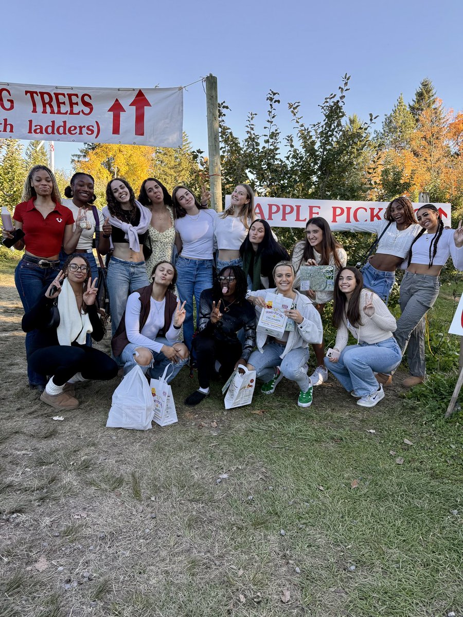 The best way to spell love is time. ❤️⏰

Fall things with the squad, today! 😍