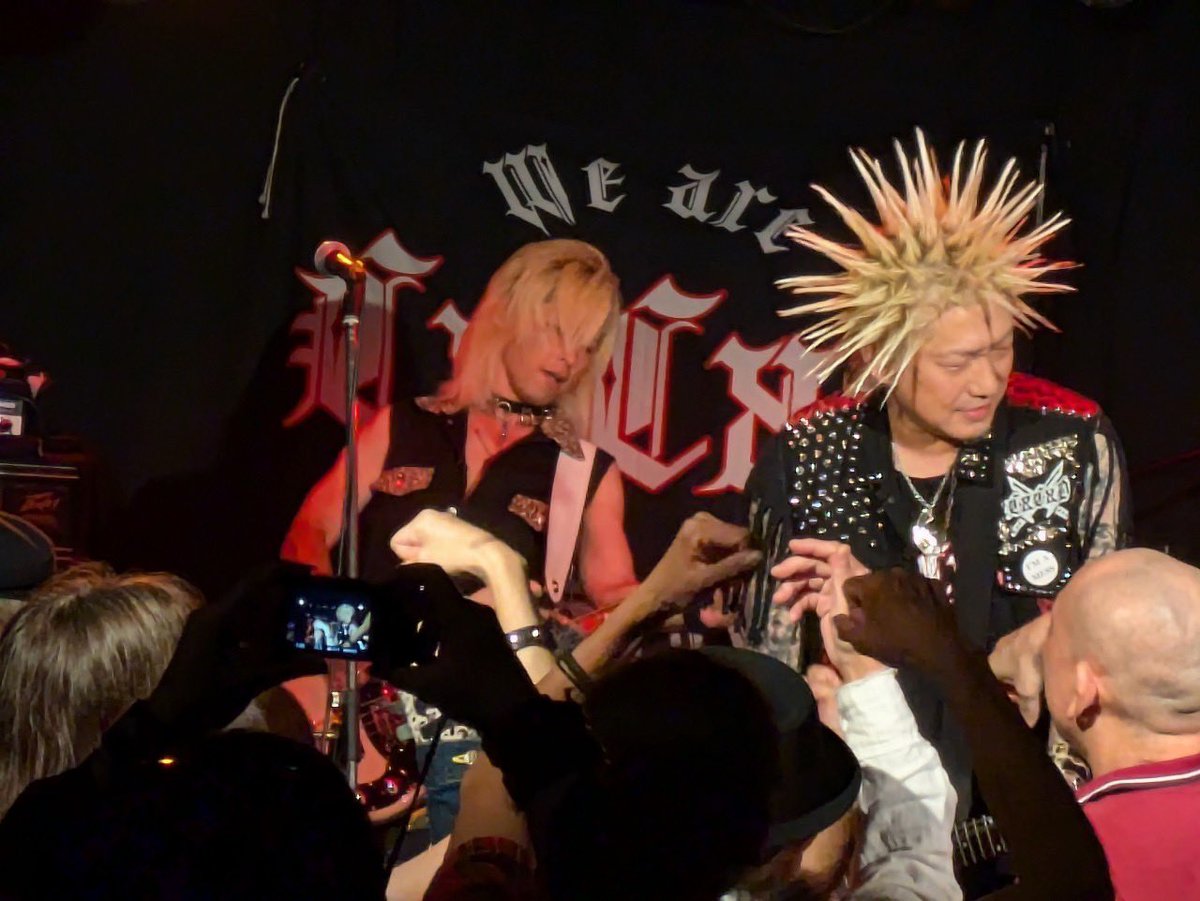 CxCxD_kashima's tweet photo. 昨夜の名古屋！
関わってくれた皆さんありがとうございました！
呼んでくれたデビケン兄さん、対バンさん、そして、
来てくれる仲間達のおかげでいつも楽しい名古屋！
ありがとう！
12/29またハッ��でやります！ https://t.co/dzZDTR9Apg