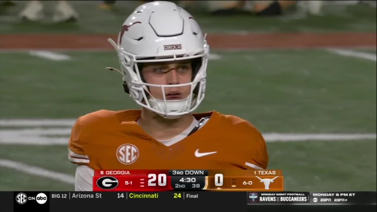 BleacherReport's tweet photo. Arch Manning has checked in for Texas 👀 https://t.co/GNsWtwrhmW