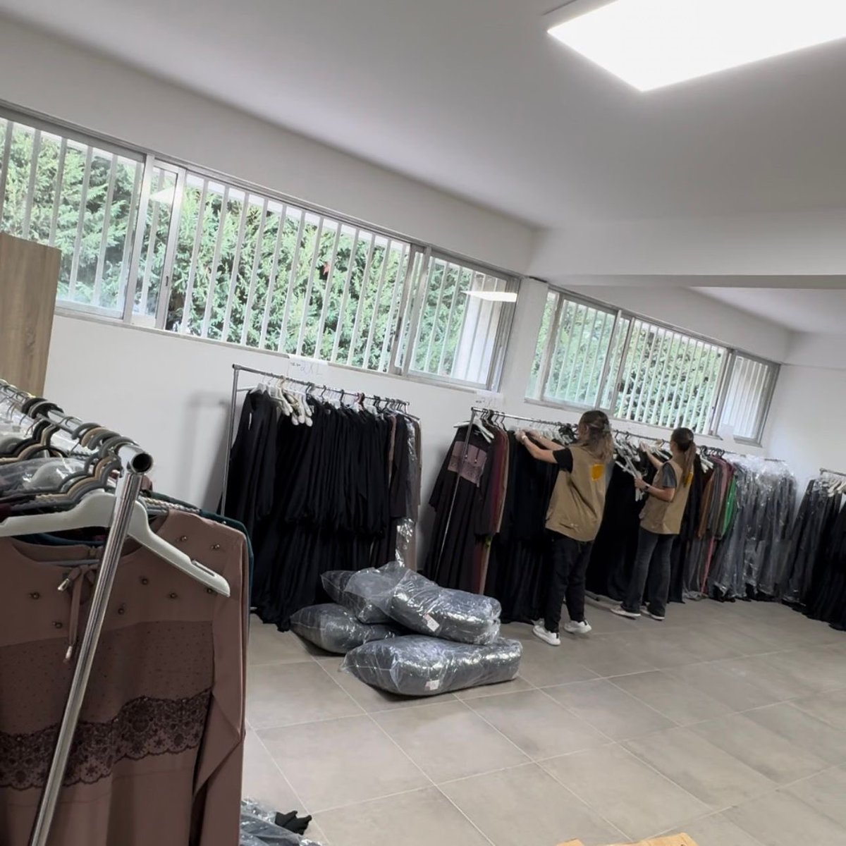 As an emergency response, we established a sewing workshop to support IDPs in shelters and households in the Zgharta district. Displaced &amp; local women are working together to produce essential items such as shelter partitions, headscarves, clothing, &amp; more.
#Lebanon #لبنان